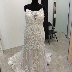 BRAND NEW OFF RACK MoriLee "Cece" Size 18